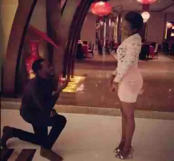 E #clear..!! Former EFCC Twitter Handler, F-shaw Proposes To His Girlfriend